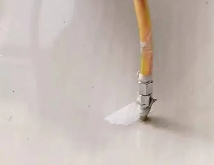 南召瓷砖空鼓维修公司专业解答在瓷砖铺贴过程中，如果使用的砂料过粗（如全部使用了粗砂），可能会导致以下问题
